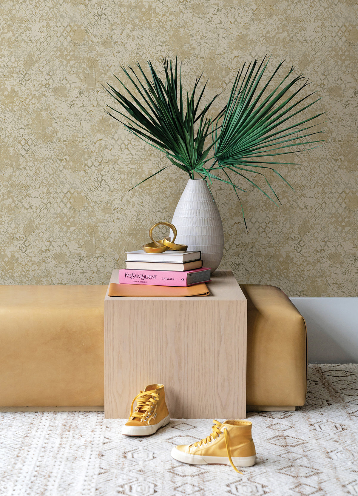 4105-86617-peel-and-stick-wallpaper-room-scene-detail-closeup