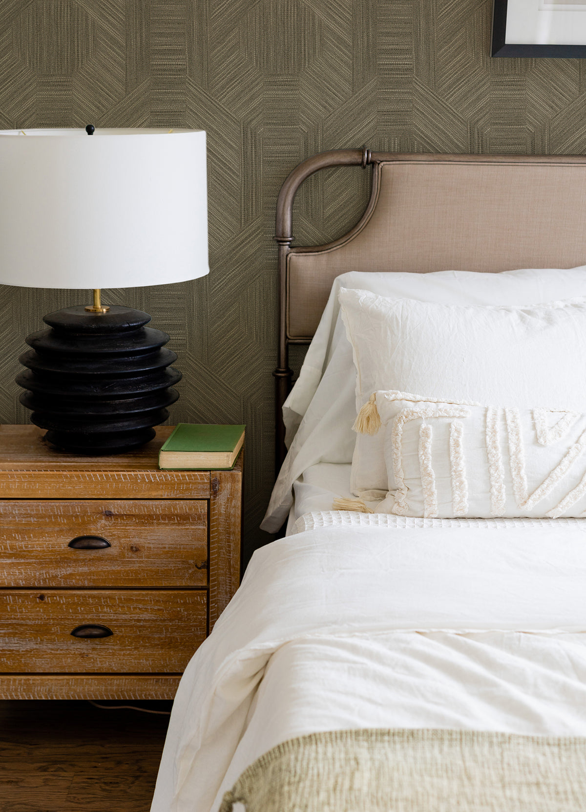 4105-86630-peel-and-stick-wallpaper-room-scene-detail-closeup