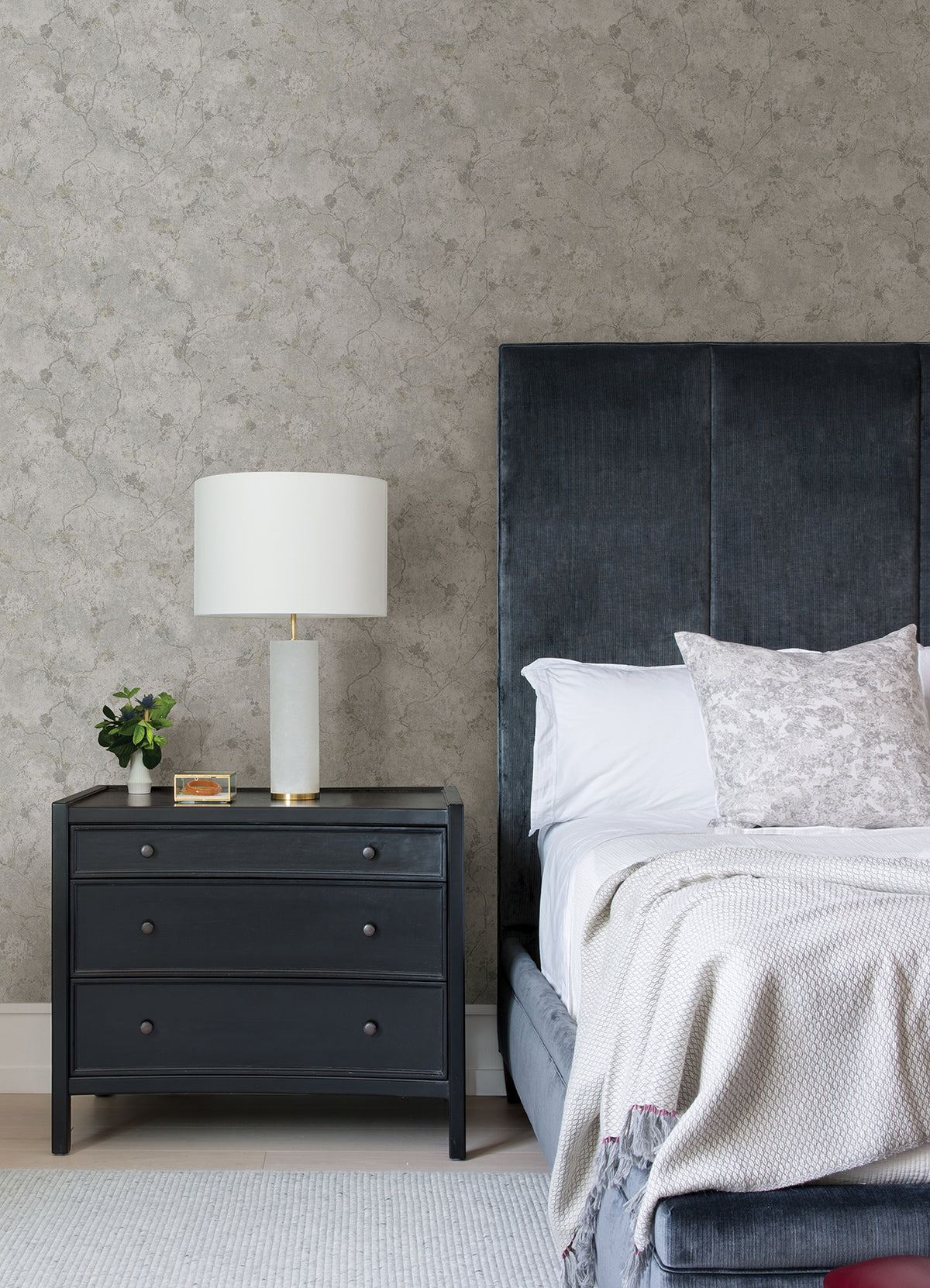4105-86650-peel-and-stick-wallpaper-room-scene