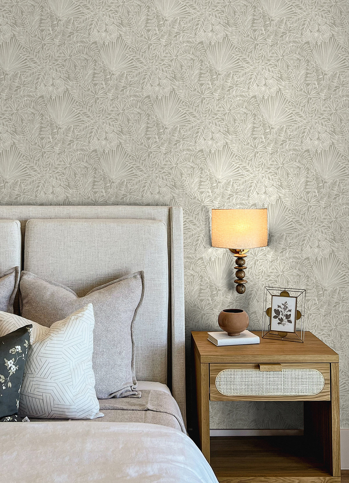 4120-26800-peel-and-stick-wallpaper-room-scene-detail-closeup