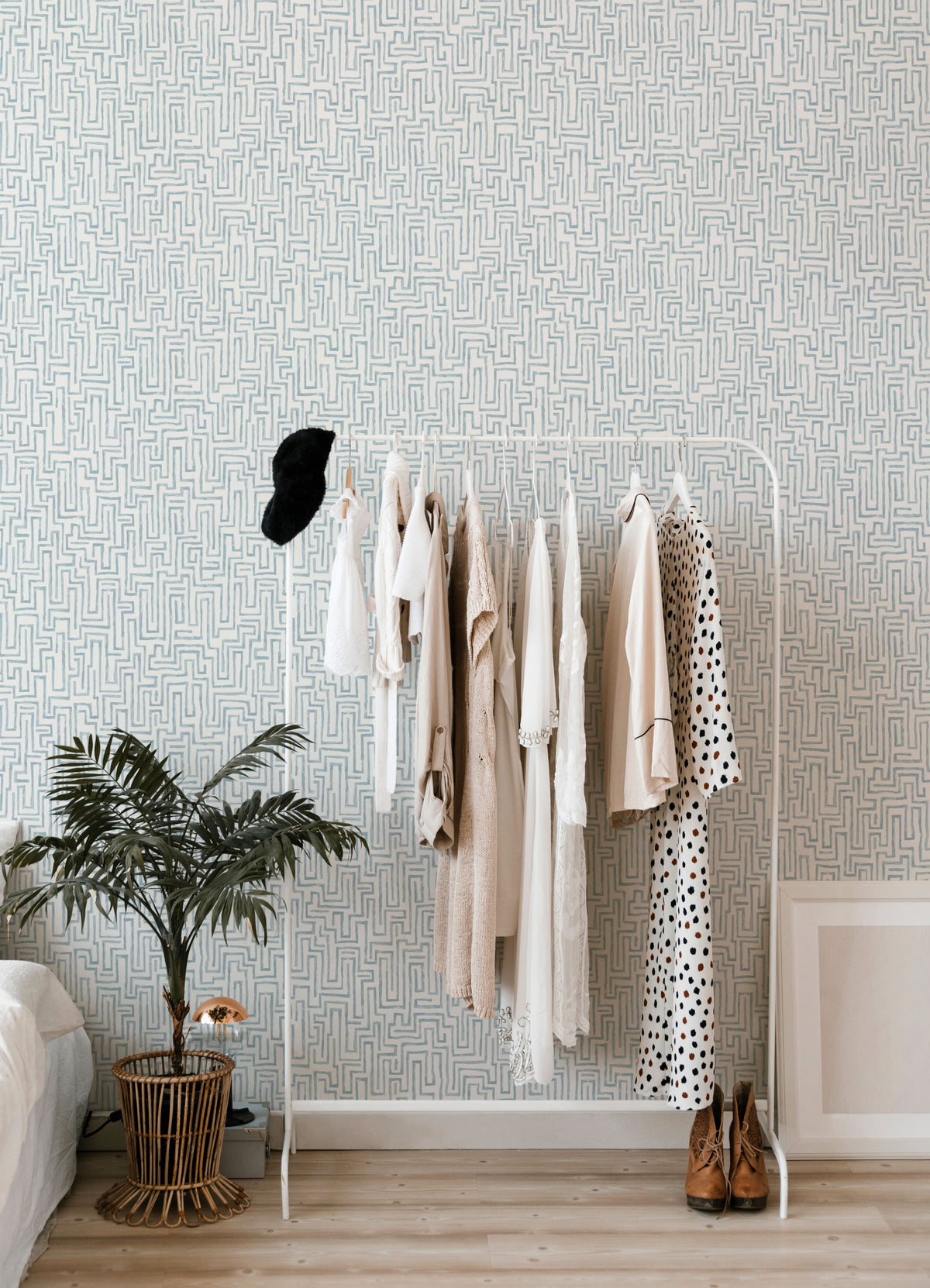 4121-25701-peel-and-stick-wallpaper-room-scene-detail-closeup