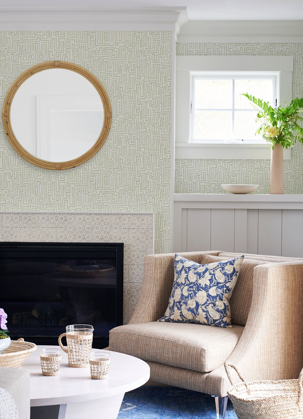 4121-25702-peel-and-stick-wallpaper-room-scene