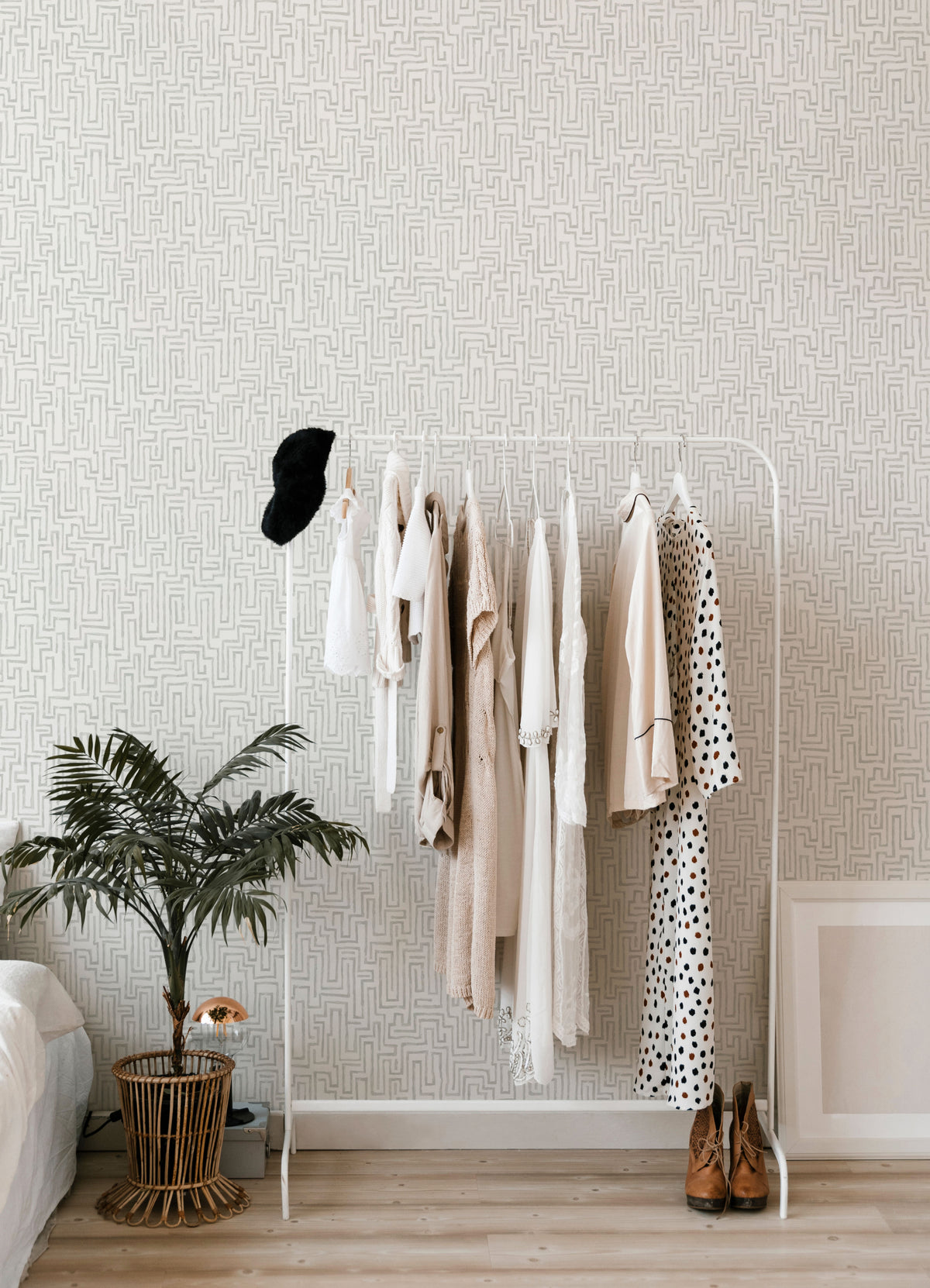4121-25703-peel-and-stick-wallpaper-room-scene-detail-closeup