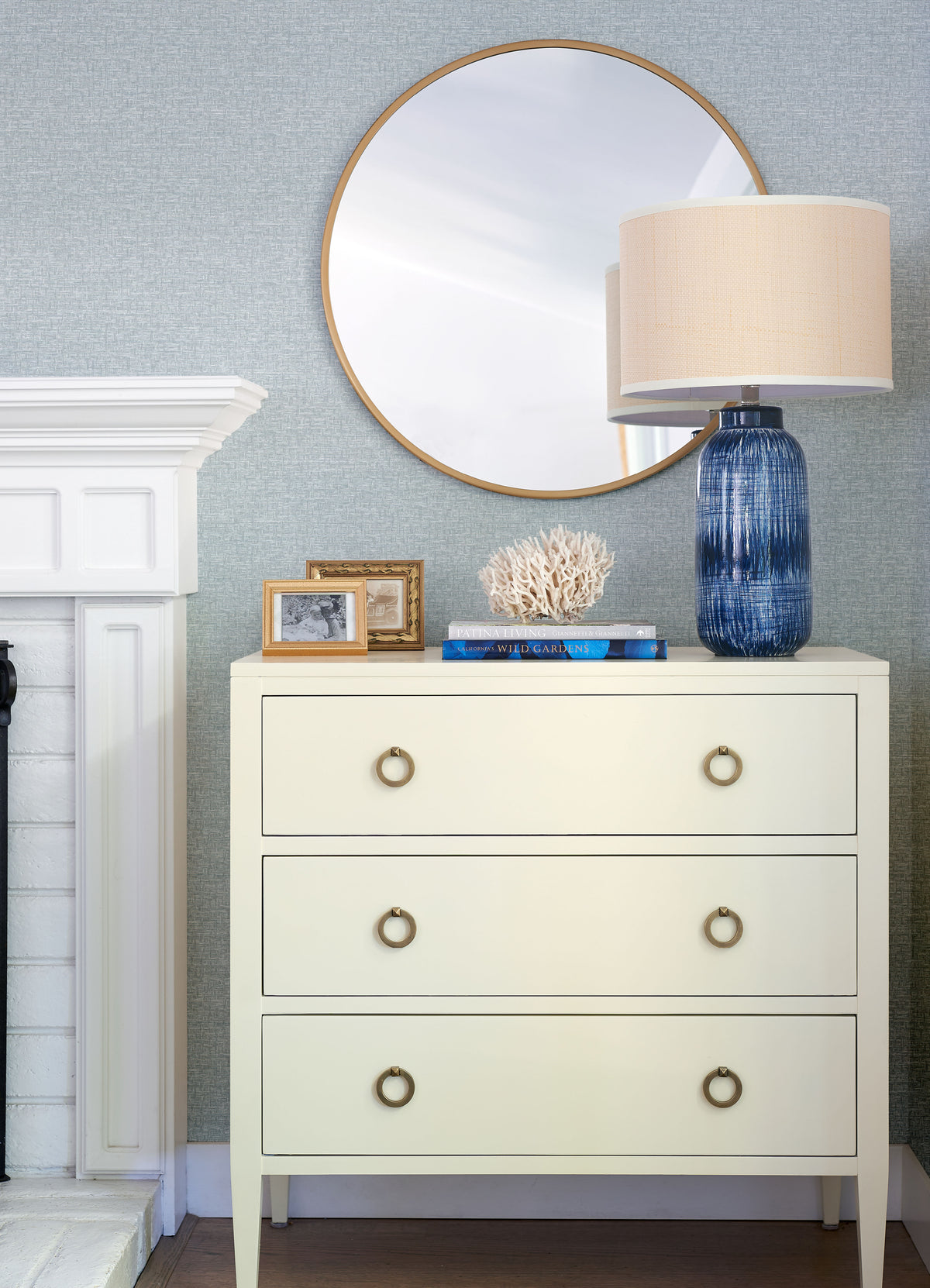 4121-26941-peel-and-stick-wallpaper-room-scene