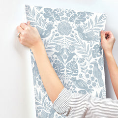 4122-27000-peel-and-stick-wallpaper-stick-application-step
