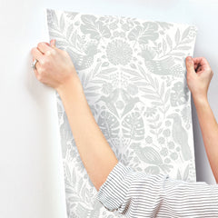 4122-27001-peel-and-stick-wallpaper-stick-application-step