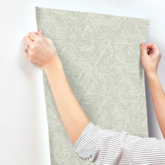 4122-27035-peel-and-stick-wallpaper-stick-application-step