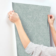 4122-27036-peel-and-stick-wallpaper-stick-application-step