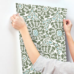 4122-27040-peel-and-stick-wallpaper-stick-application-step