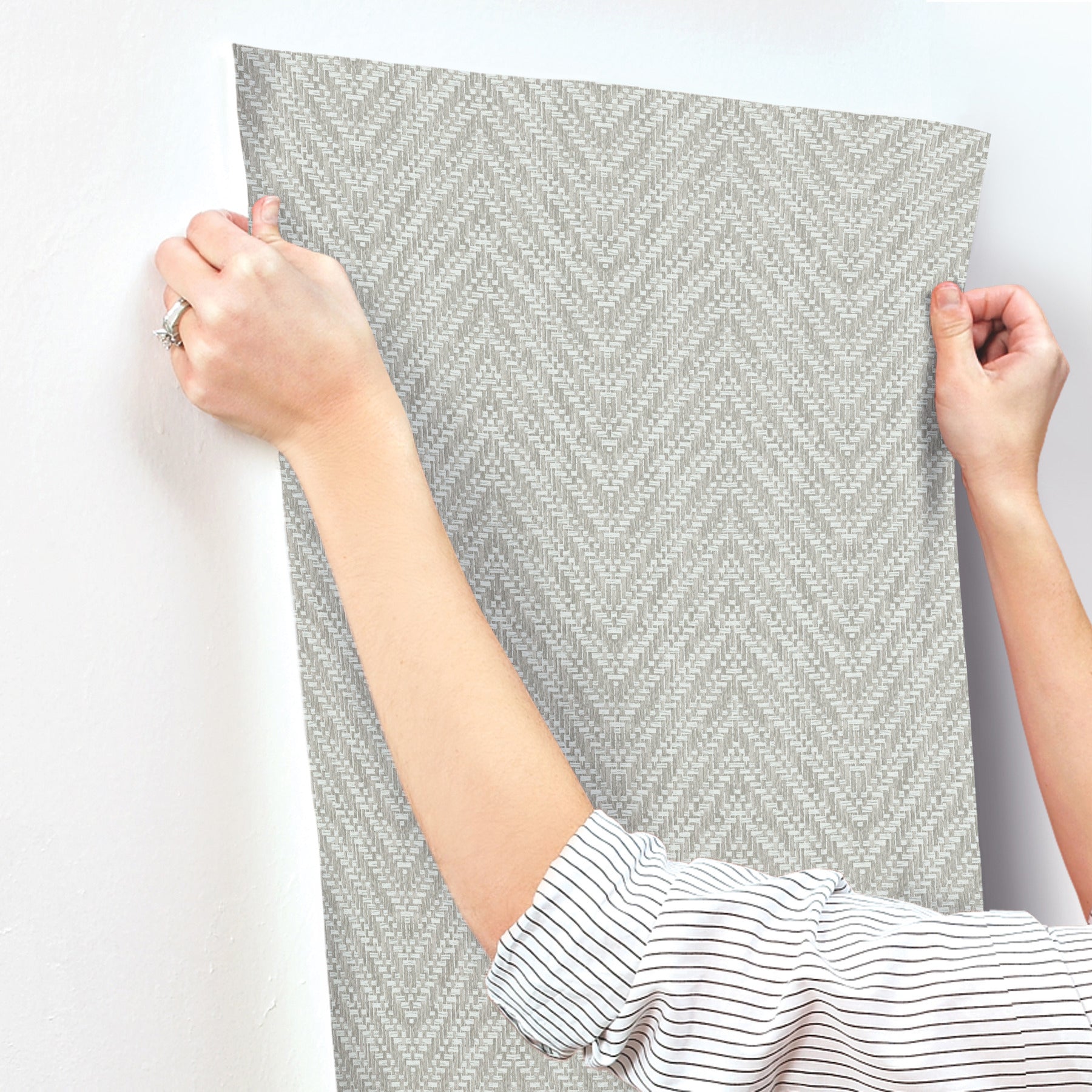 Glynn Silver Chevron Wallpaper Wallpaper A-Street Prints   