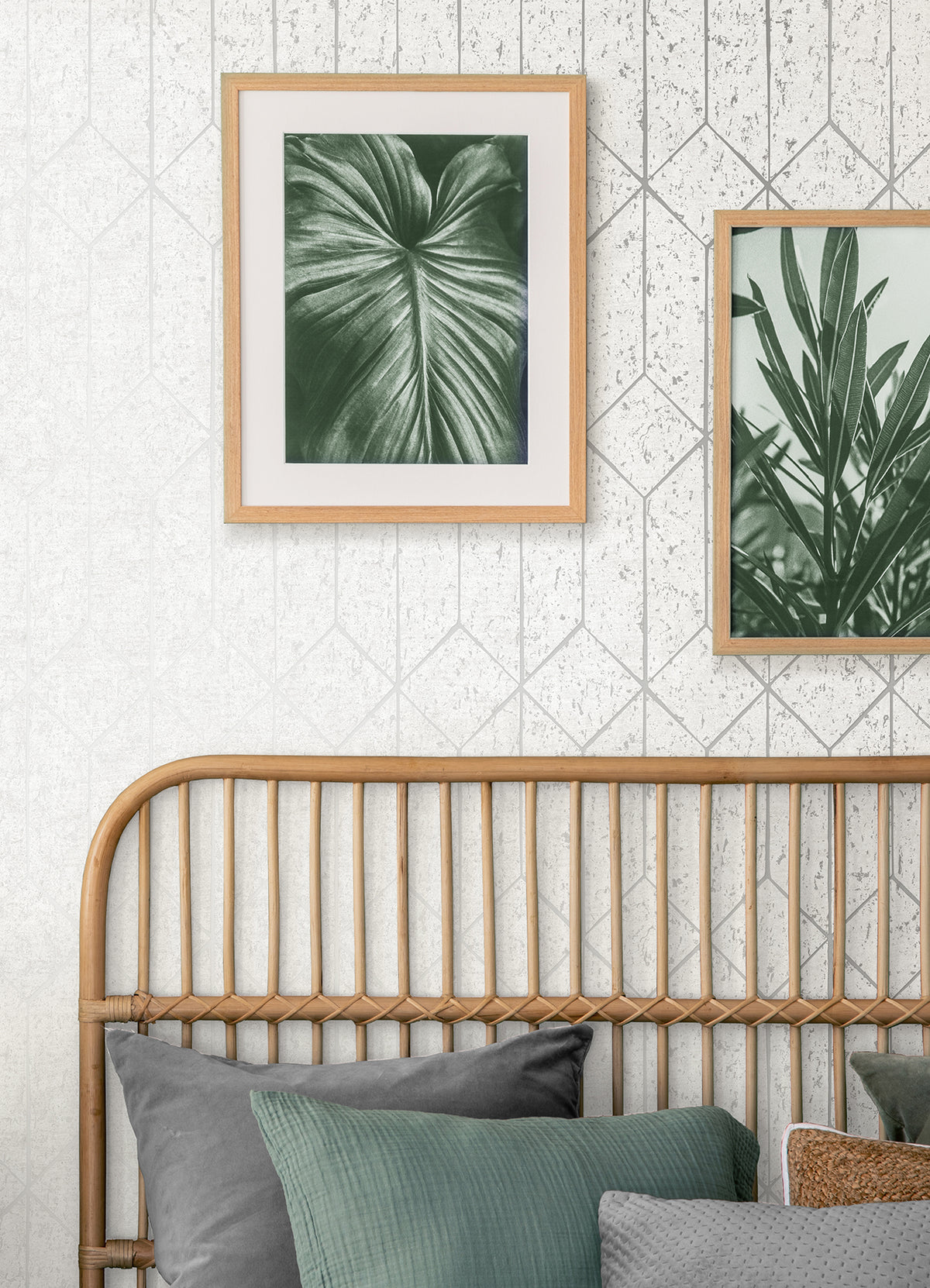 4125-26700-peel-and-stick-wallpaper-room-scene-detail-closeup