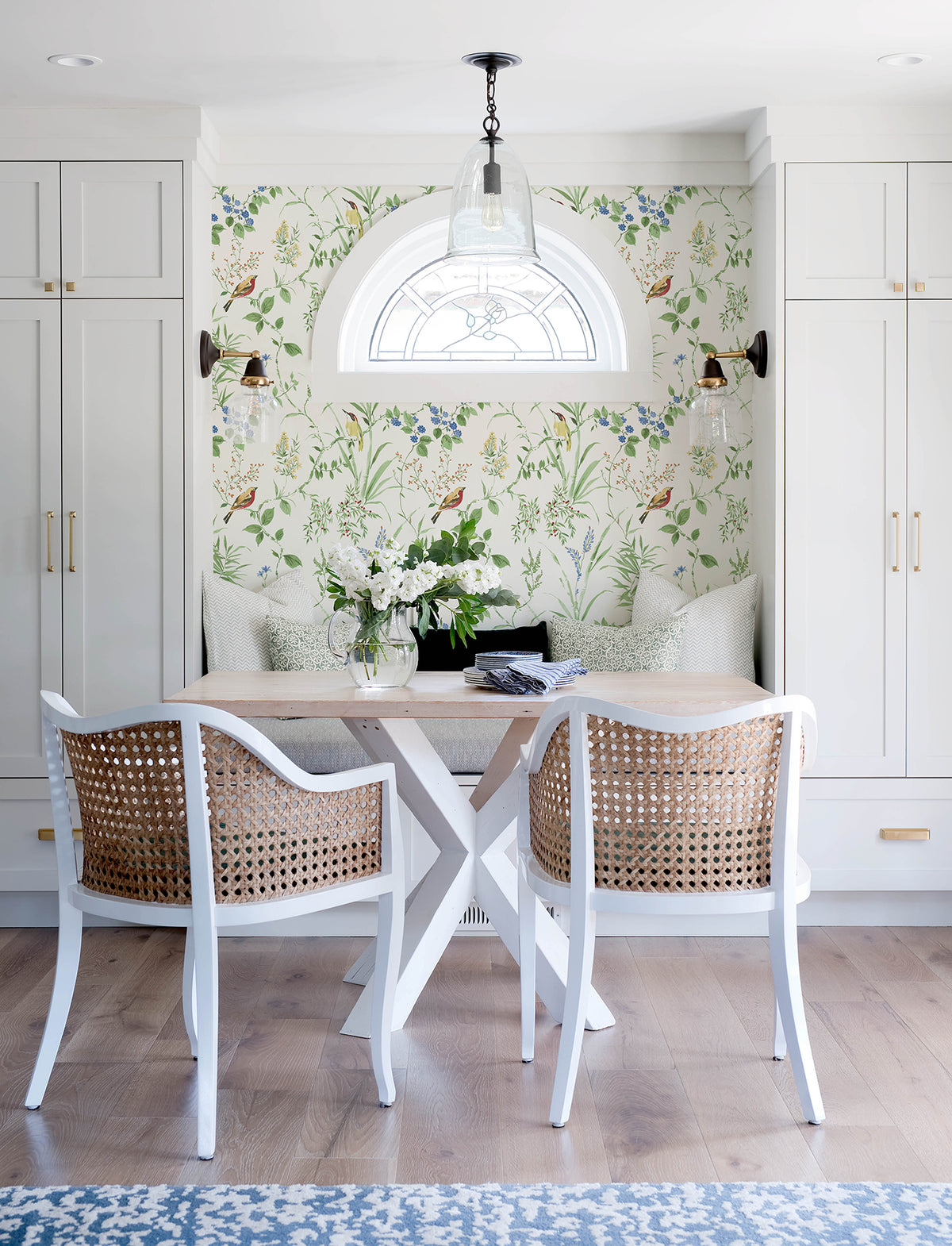 4134-24173-peel-and-stick-wallpaper-room-scene-detail-closeup