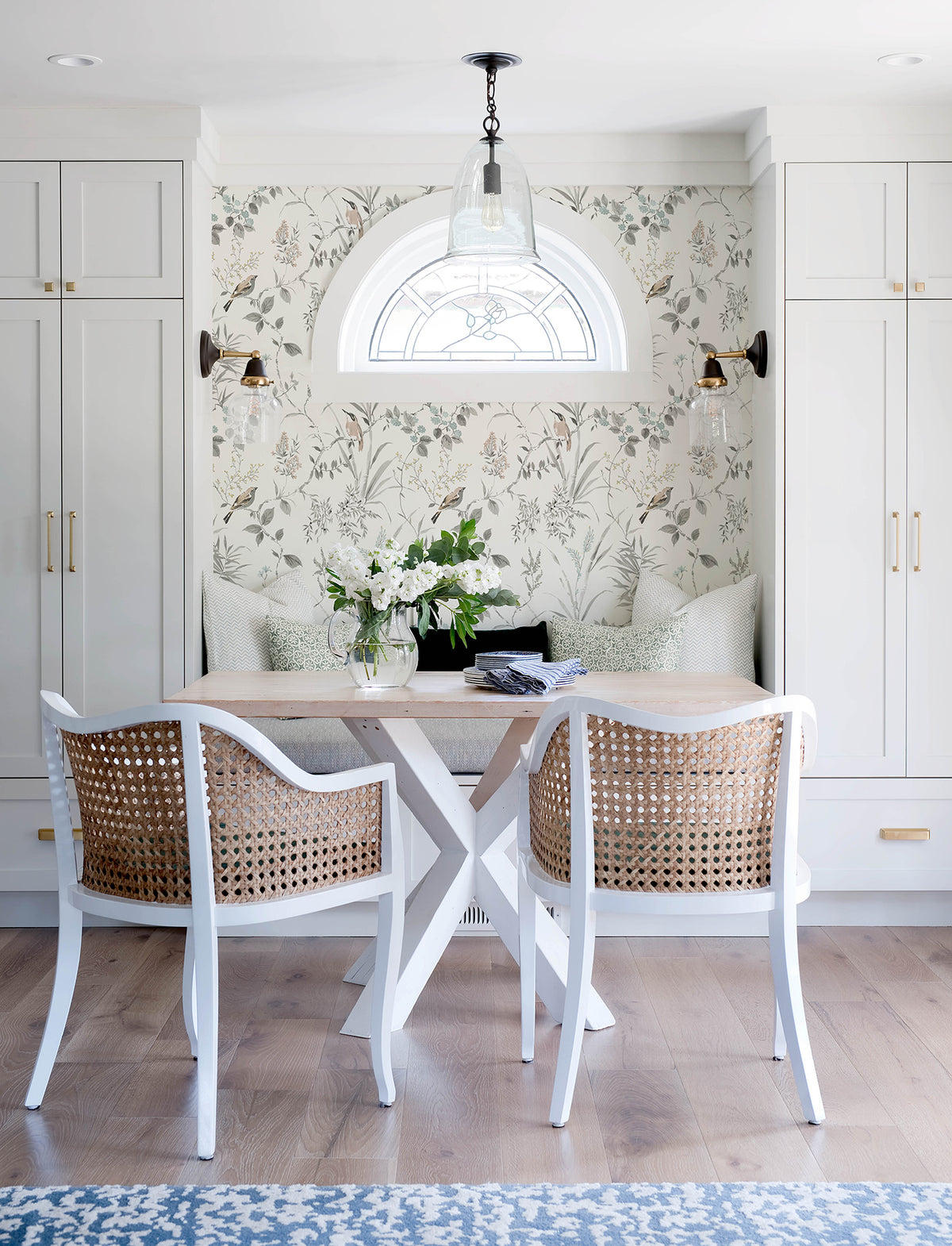 4134-26991-peel-and-stick-wallpaper-room-scene-detail-closeup