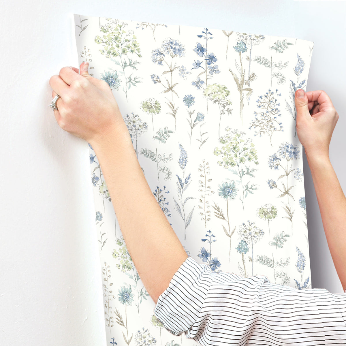 4134-72502-peel-and-stick-wallpaper-stick-application-step