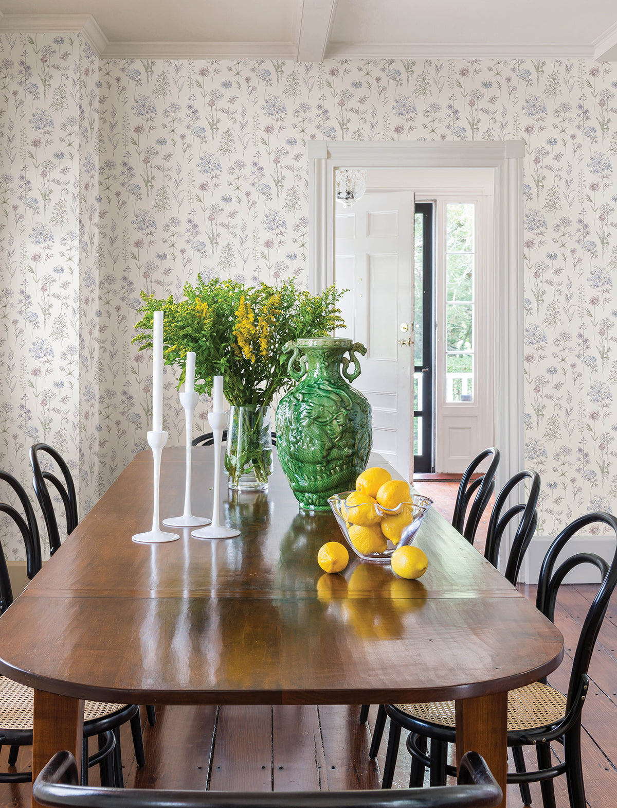 4134-72504-peel-and-stick-wallpaper-room-scene