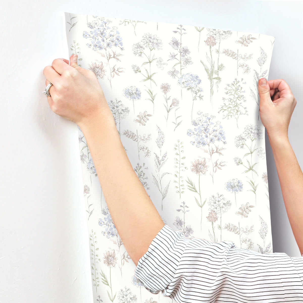 4134-72504-peel-and-stick-wallpaper-stick-application-step