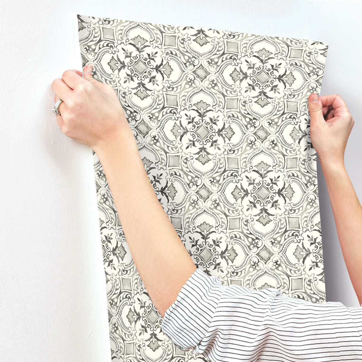4134-72512-peel-and-stick-wallpaper-stick-application-step