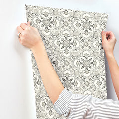4134-72512-peel-and-stick-wallpaper-stick-application-step