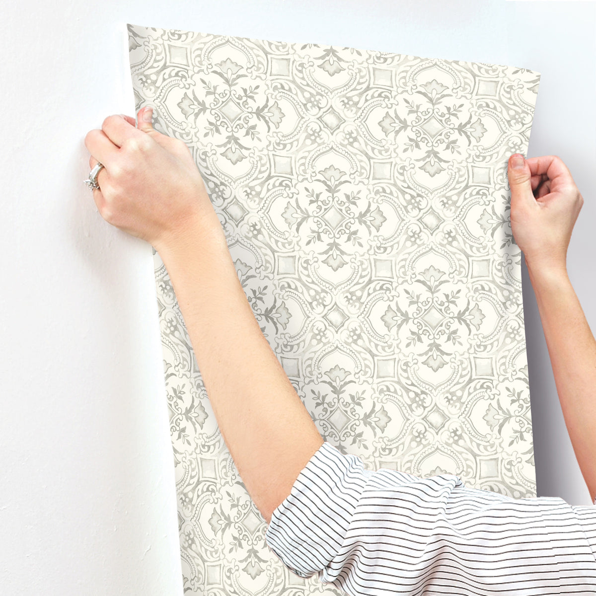 4134-72515-peel-and-stick-wallpaper-stick-application-step
