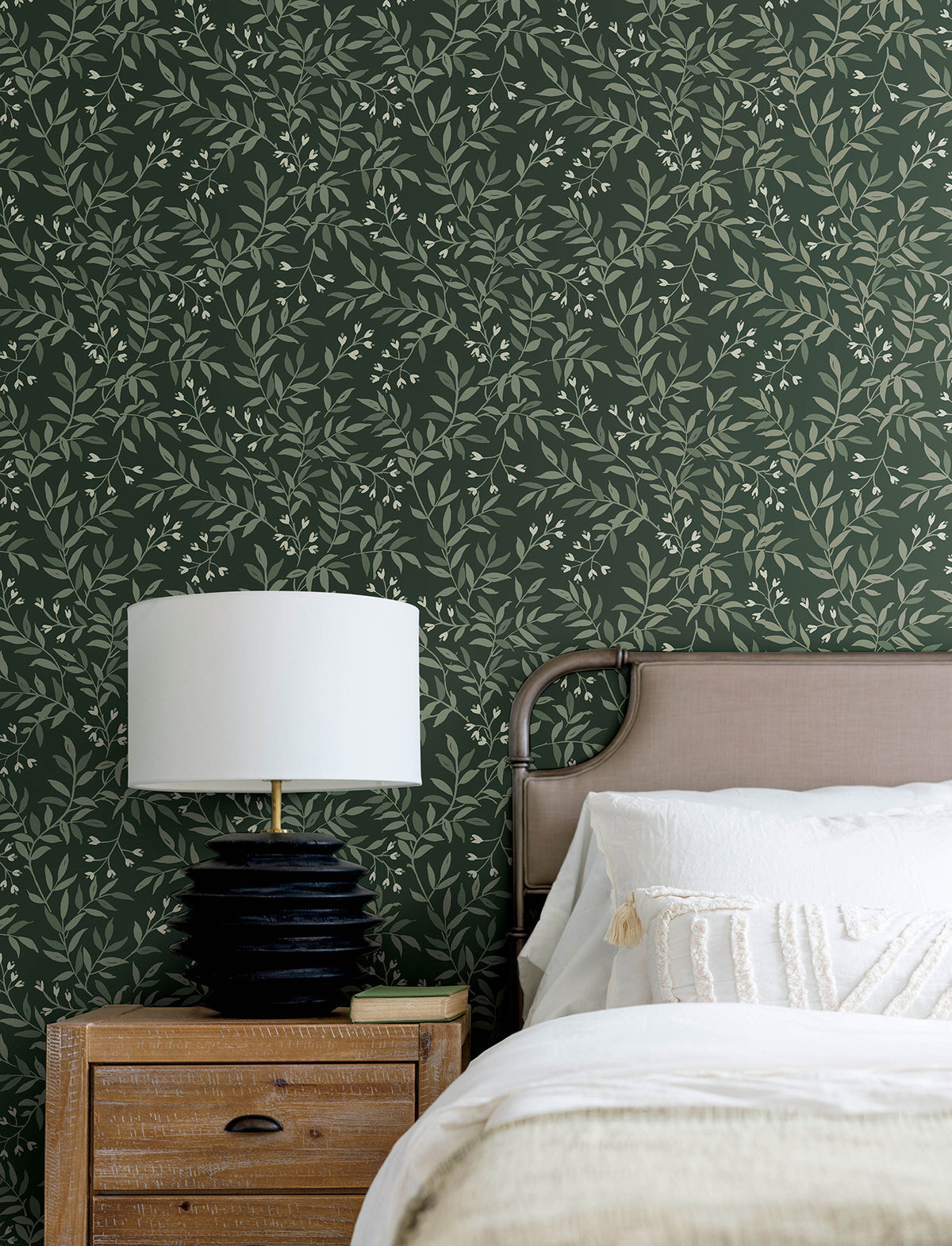 4134-72518-peel-and-stick-wallpaper-room-scene