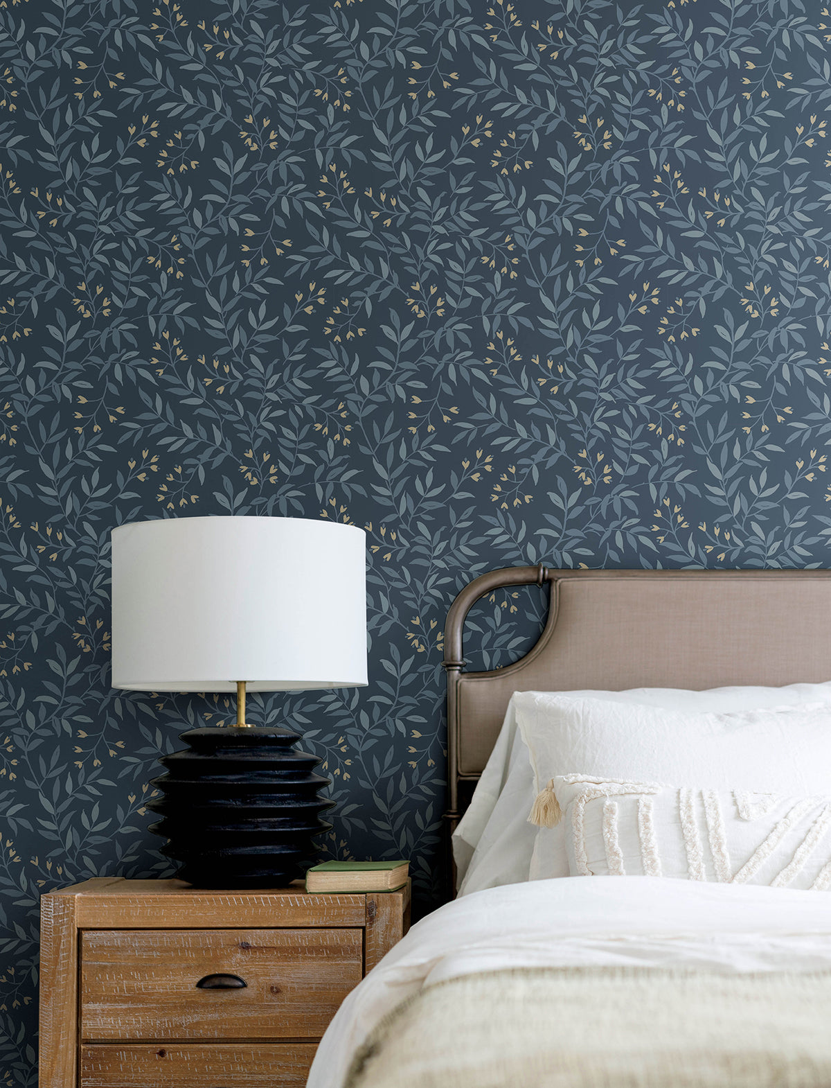 4134-72520-peel-and-stick-wallpaper-room-scene