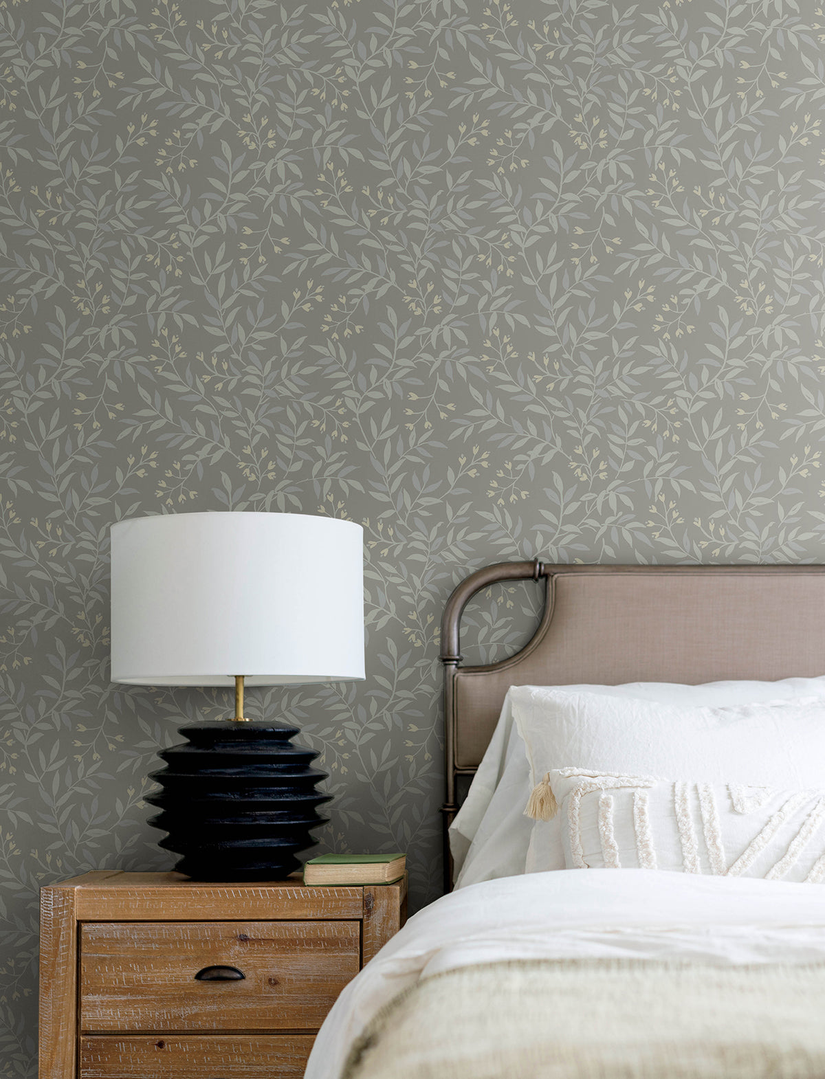 4134-72522-peel-and-stick-wallpaper-room-scene
