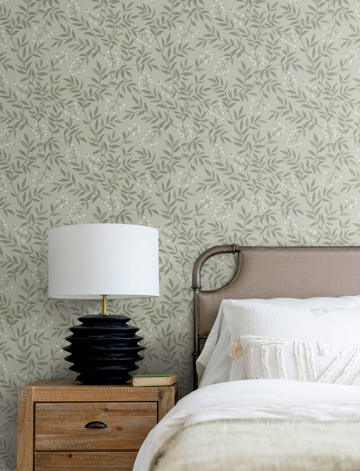 4134-72523-peel-and-stick-wallpaper-room-scene