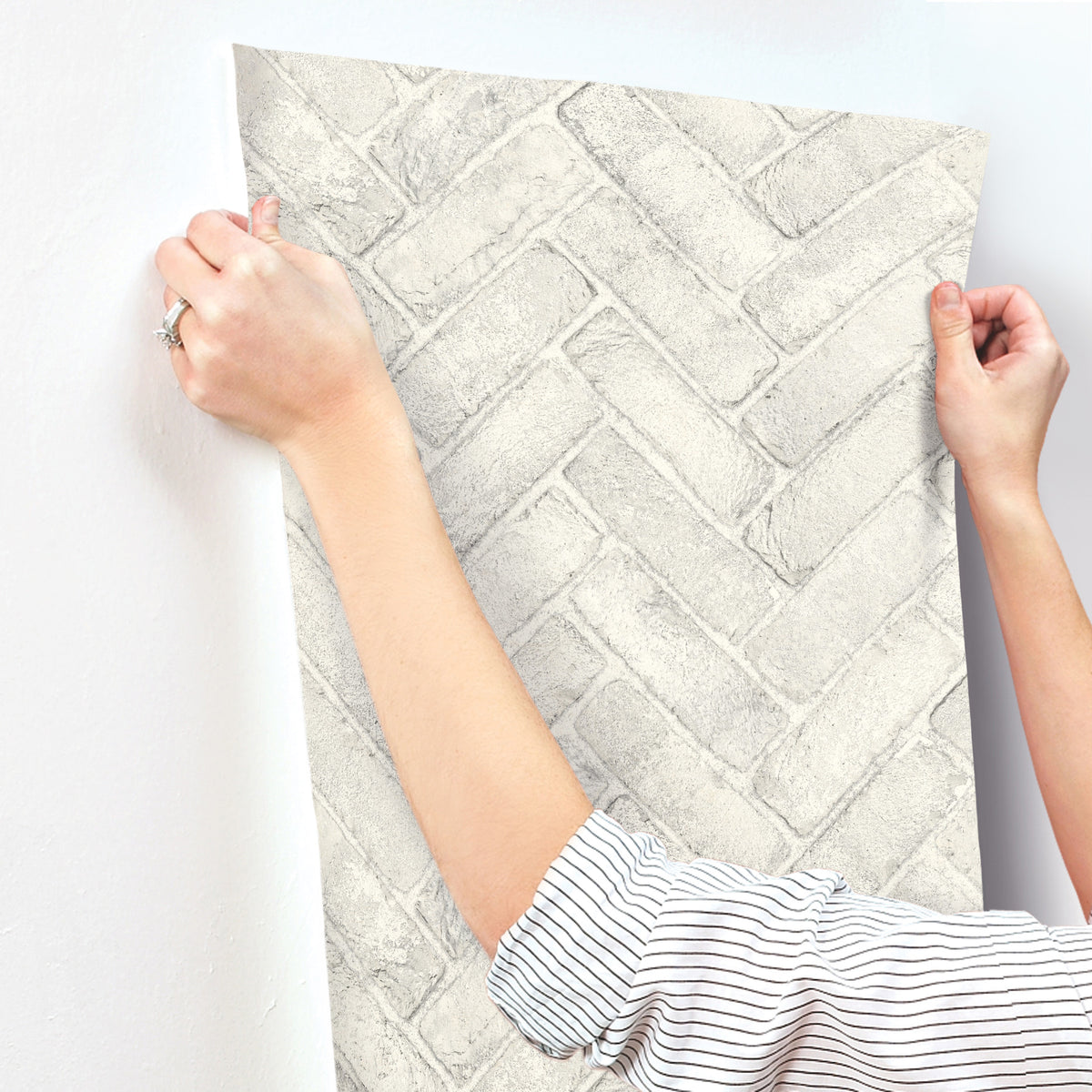 4134-72532-peel-and-stick-wallpaper-stick-application-step