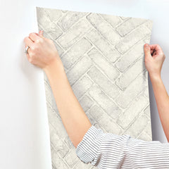 4134-72532-peel-and-stick-wallpaper-stick-application-step