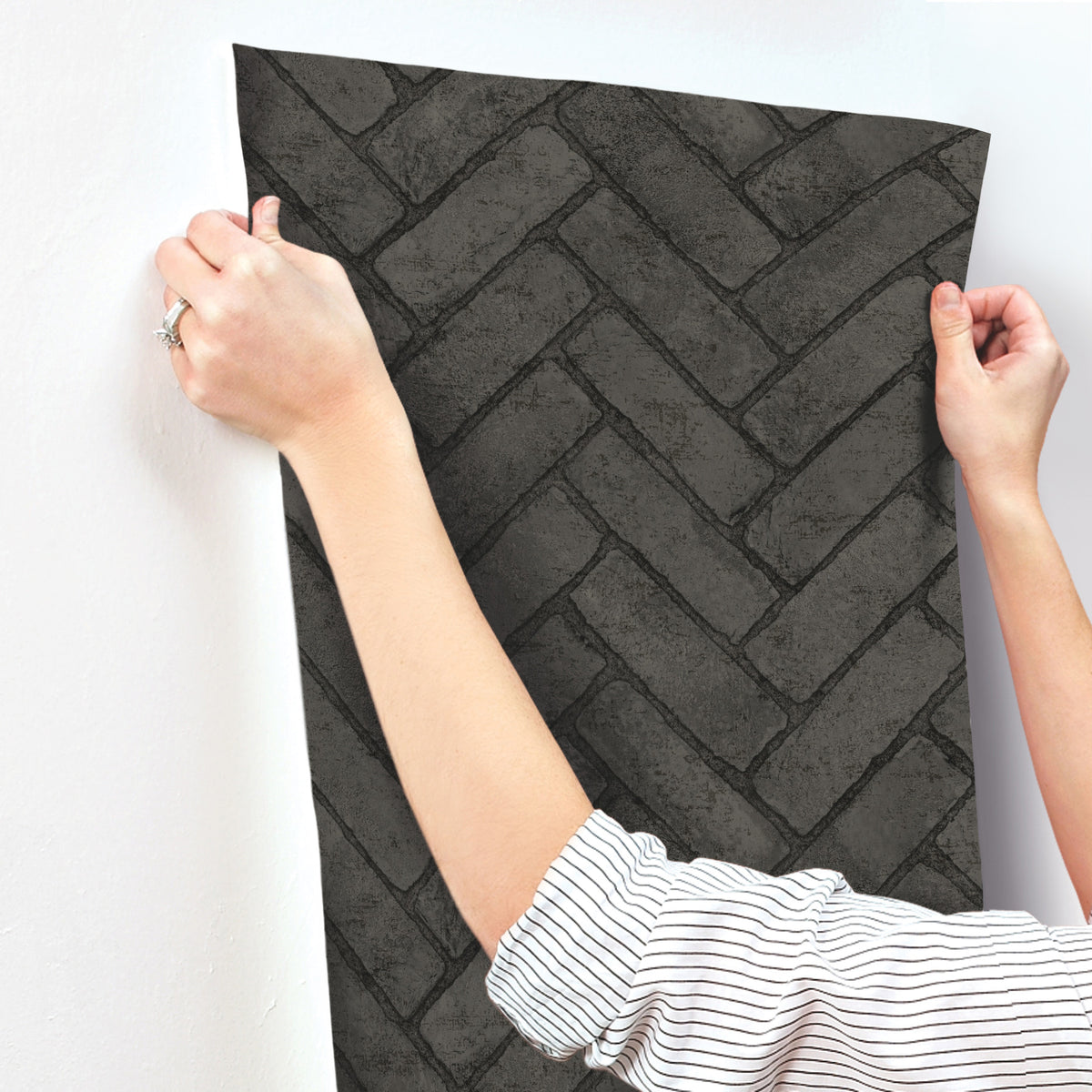 4134-72533-peel-and-stick-wallpaper-stick-application-step