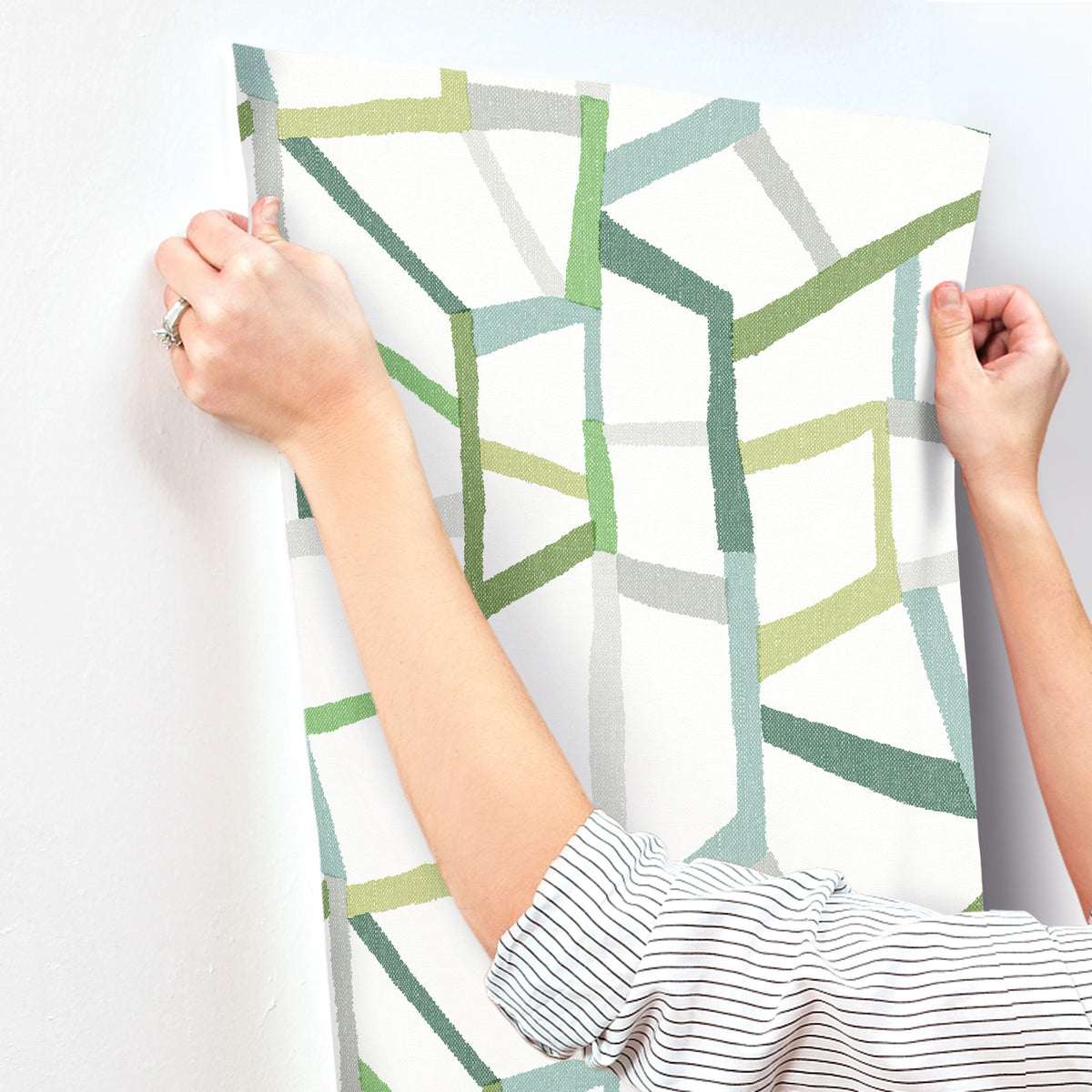 4135-25847-peel-and-stick-wallpaper-stick-application-step