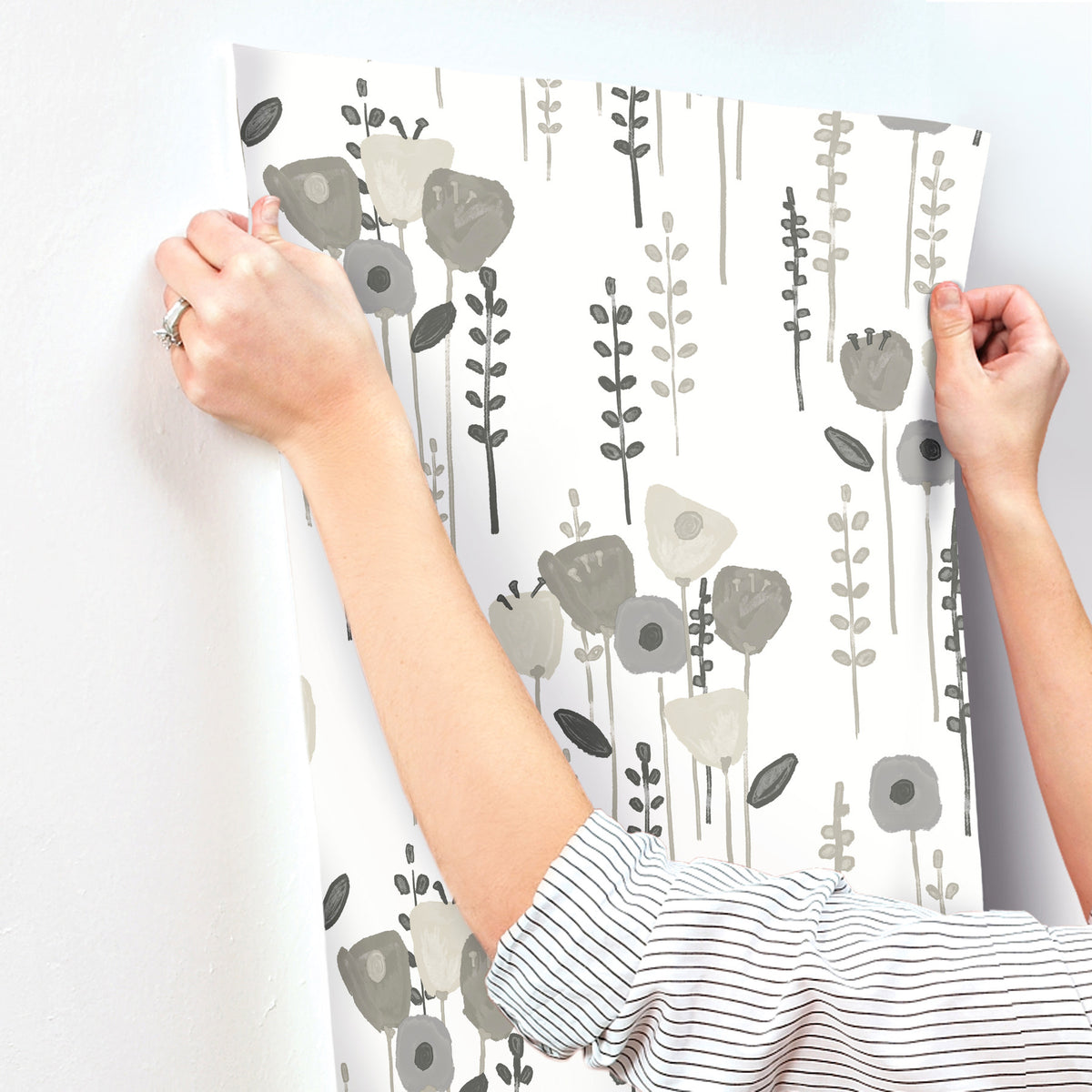 4135-27277-peel-and-stick-wallpaper-stick-application-step