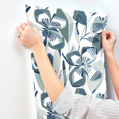 4135-27283-peel-and-stick-wallpaper-stick-application-step