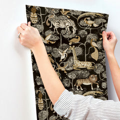 4135-27287-peel-and-stick-wallpaper-stick-application-step