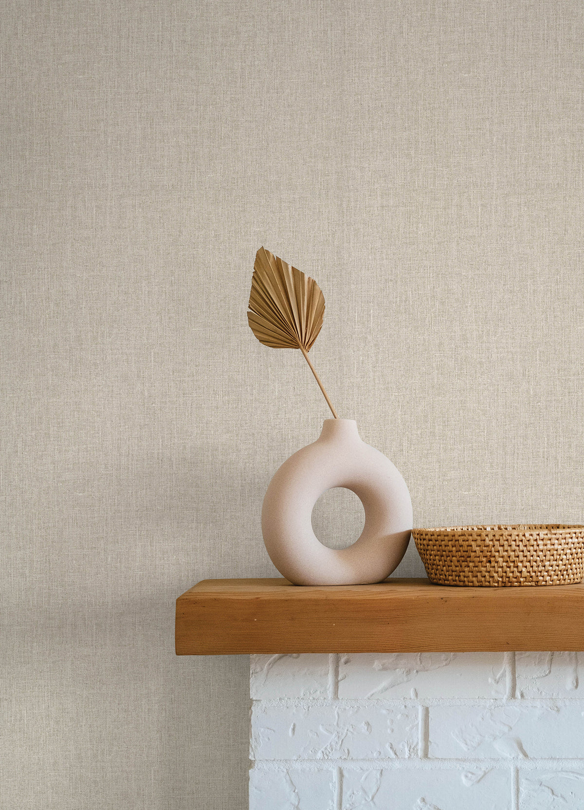 4135-6902-peel-and-stick-wallpaper-room-scene-detail-closeup