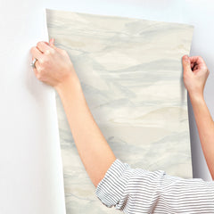 4142-72625-peel-and-stick-wallpaper-stick-application-step