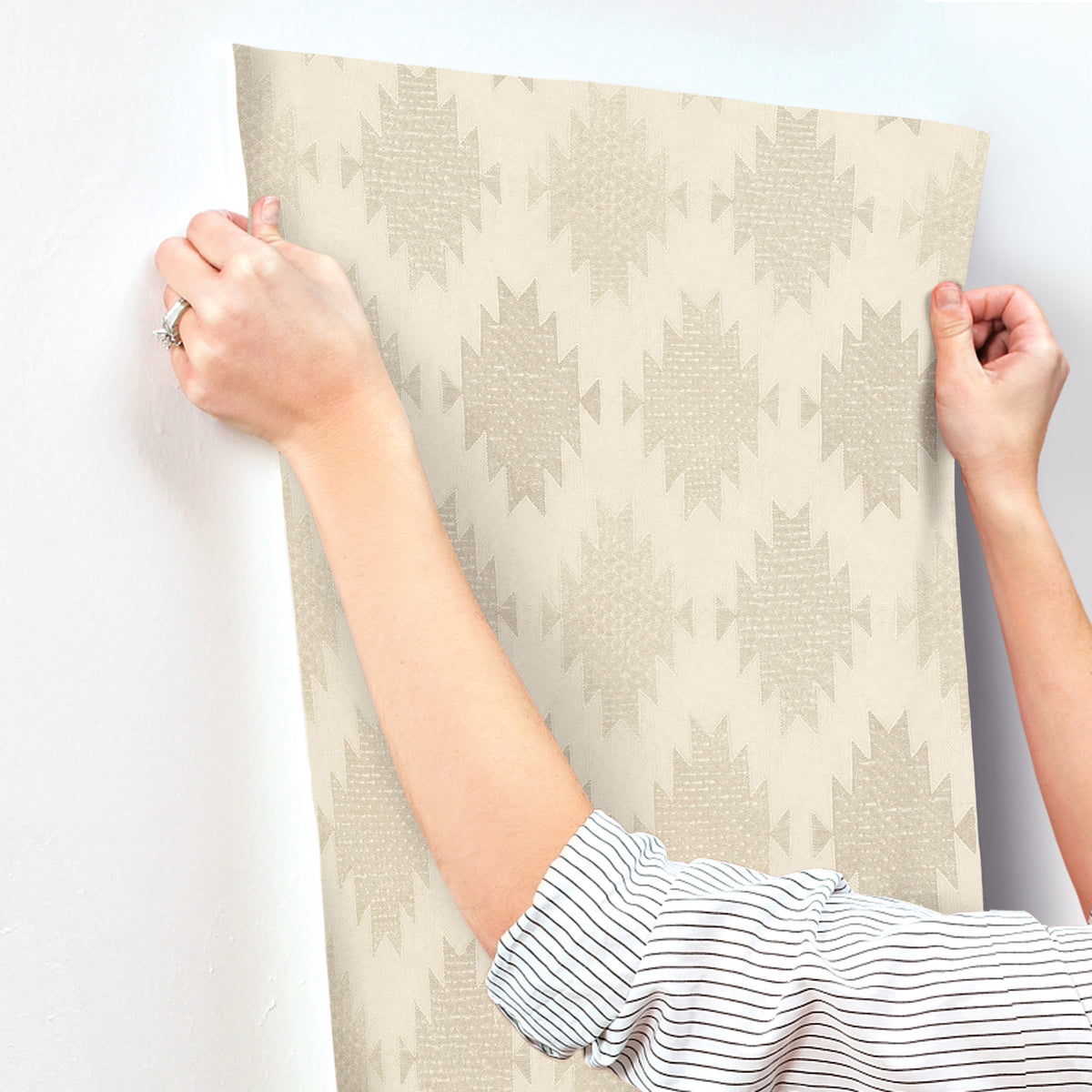 4142-72662-peel-and-stick-wallpaper-stick-application-step