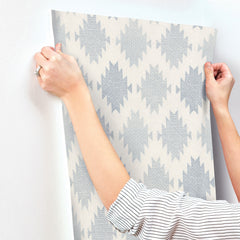4142-72663-peel-and-stick-wallpaper-stick-application-step