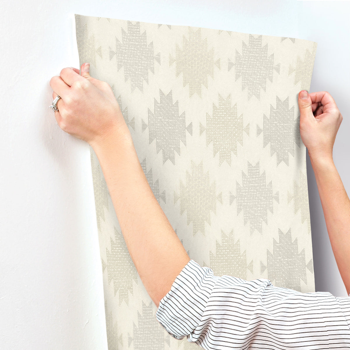 4142-72665-peel-and-stick-wallpaper-stick-application-step