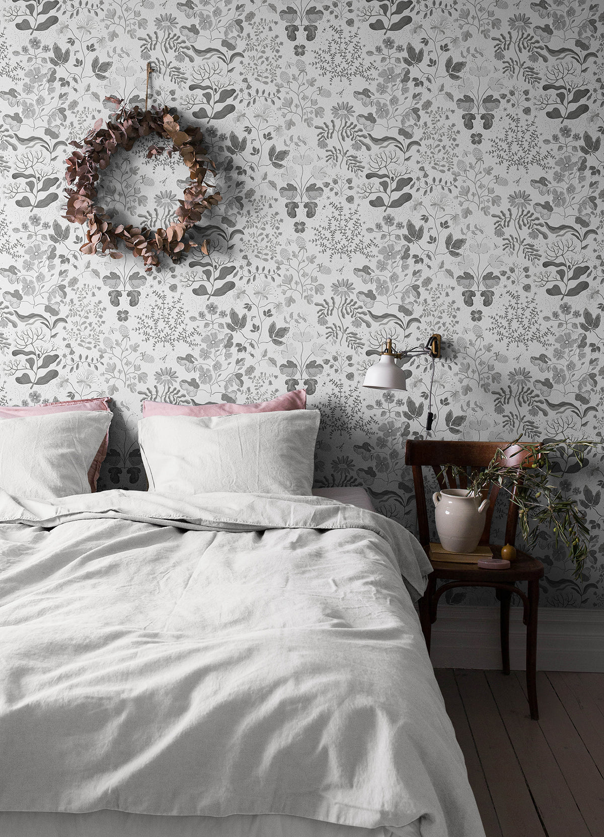 4143-22029-peel-and-stick-wallpaper-room-scene-detail-closeup