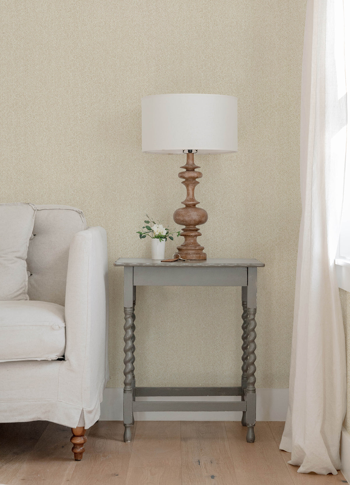 4143-26161-peel-and-stick-wallpaper-room-scene-detail-closeup