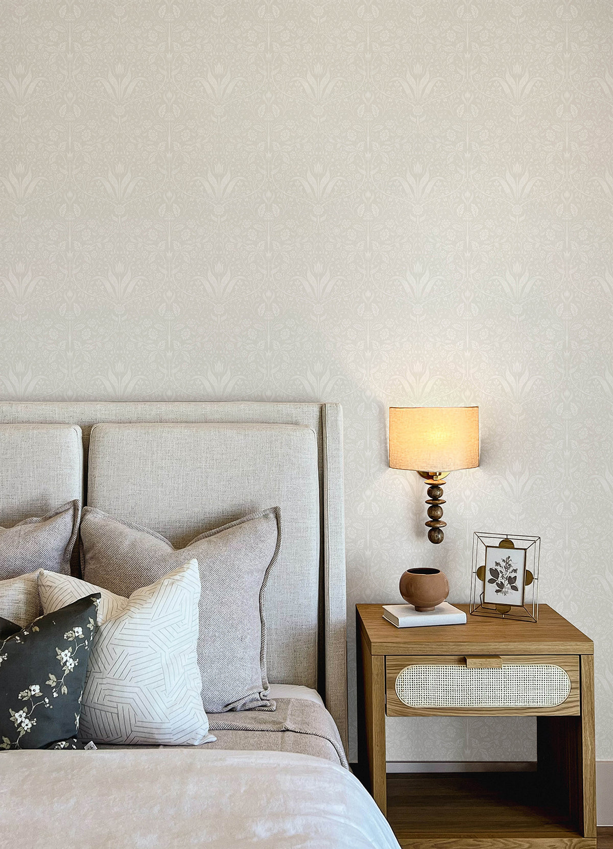 4143-34007-peel-and-stick-wallpaper-room-scene