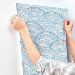 4146-27200-peel-and-stick-wallpaper-stick-application-step
