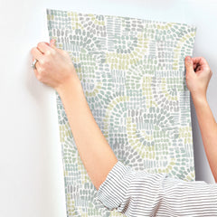 4146-27214-peel-and-stick-wallpaper-stick-application-step