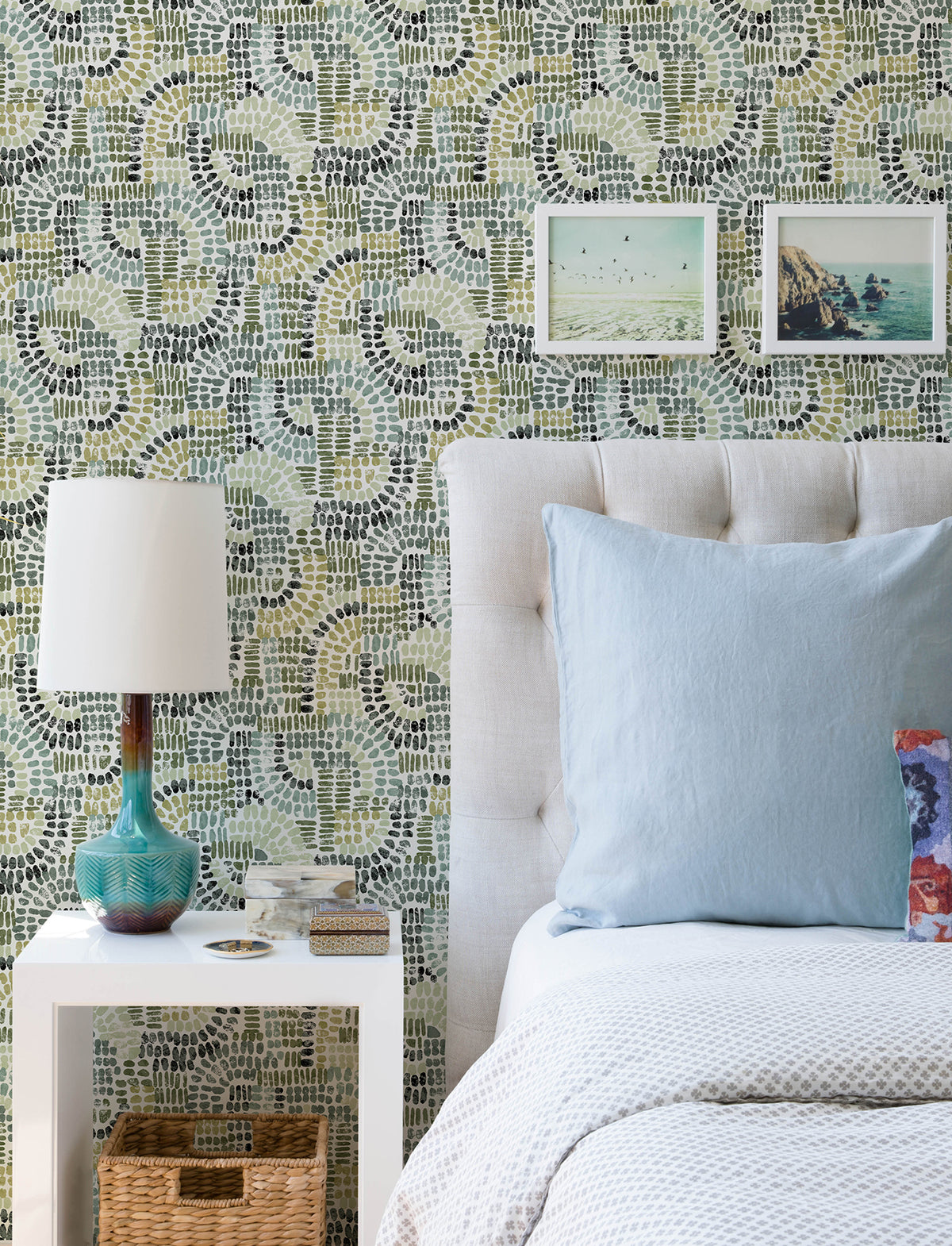 4146-27217-peel-and-stick-wallpaper-room-scene-detail-closeup