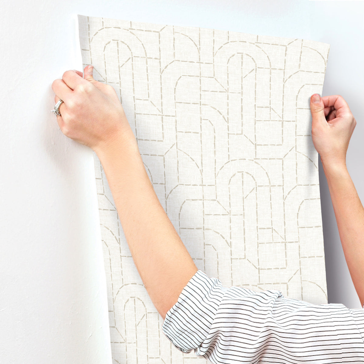 4146-27221-peel-and-stick-wallpaper-stick-application-step