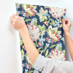 4146-27224-peel-and-stick-wallpaper-stick-application-step
