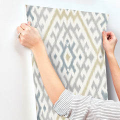4146-27235-peel-and-stick-wallpaper-stick-application-step
