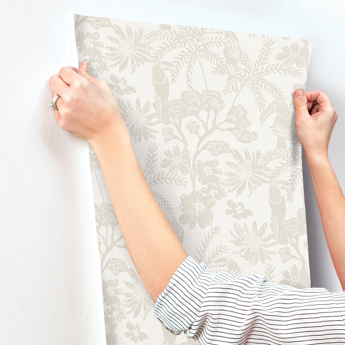 4146-27246-peel-and-stick-wallpaper-stick-application-step