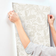 4146-27246-peel-and-stick-wallpaper-stick-application-step